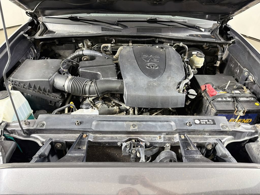 Used 2016 Toyota Tacoma TRD Sport AWD/4WD image 28