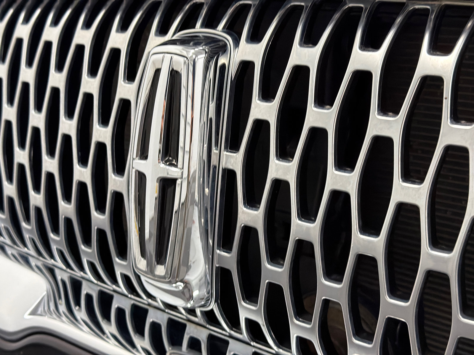 Certified 2023 Lincoln Nautilus AWD w/ Premium Package image 13