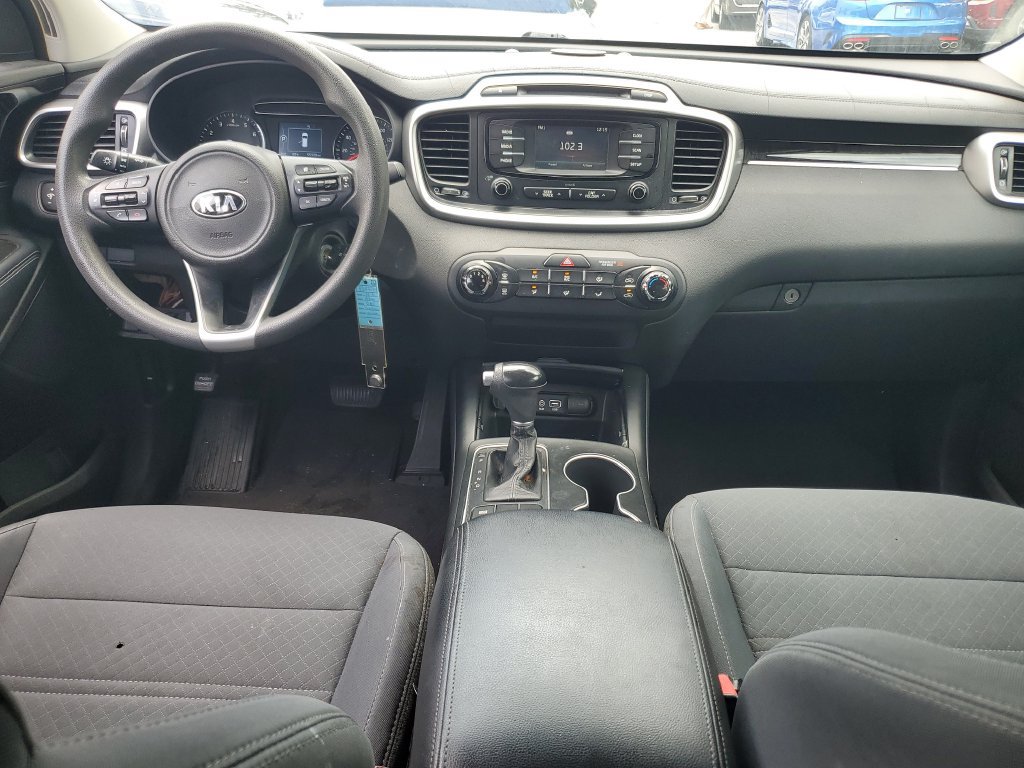 Used 2017 Kia Sorento FWD image 17