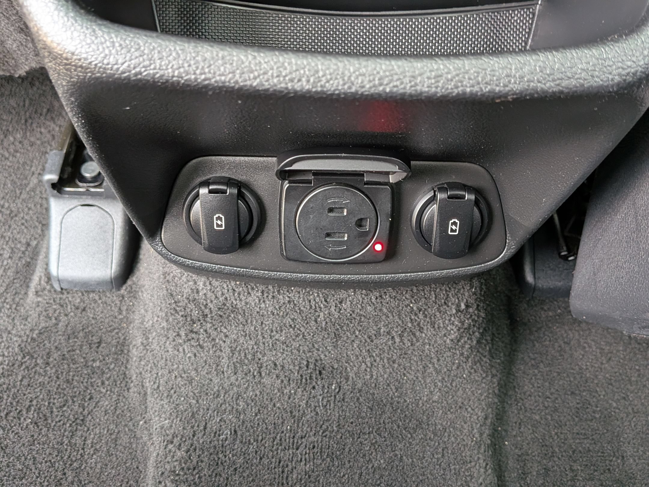 Used 2019 Hyundai Santa Fe AWD image 24