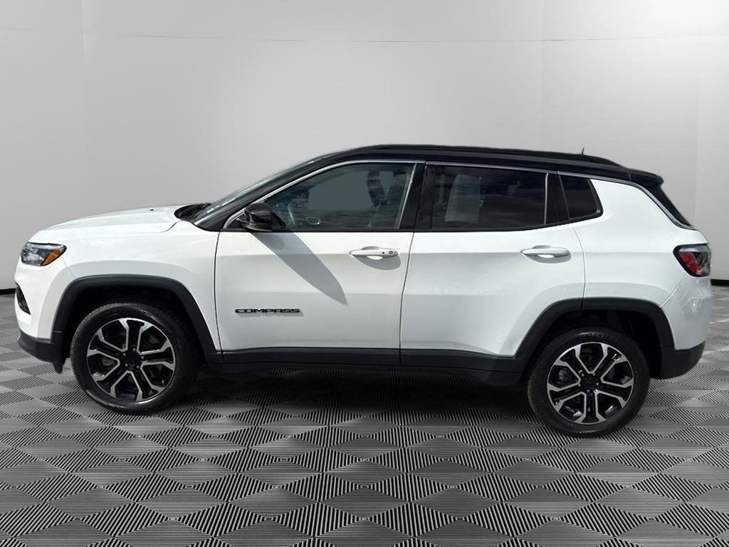 Used 2023 Jeep Compass Limited image 4