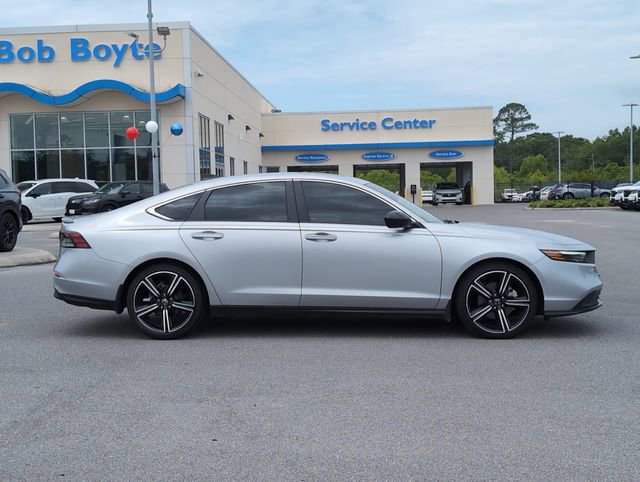 Used 2024 Honda Accord Sport image 2