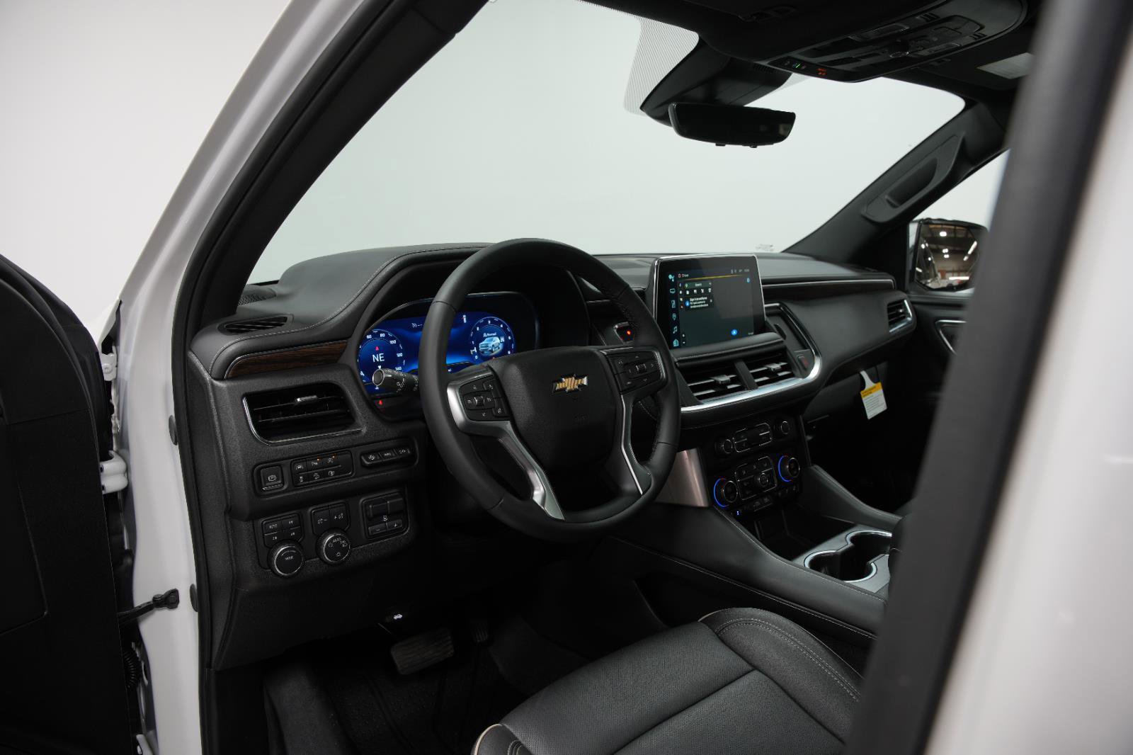 Used 2024 Chevrolet Suburban Premier w/ Premium Package image 30