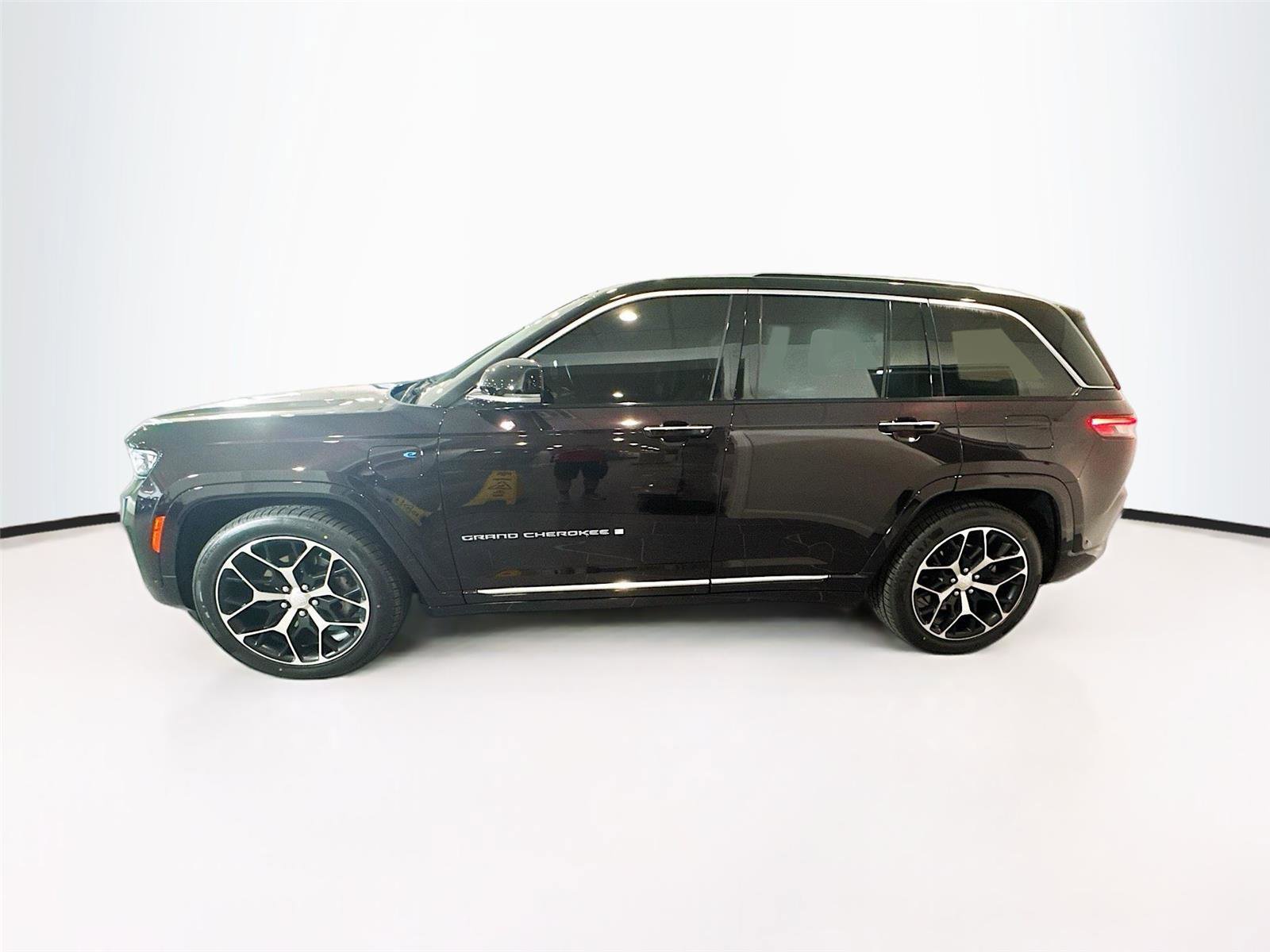 Used 2022 Jeep Grand Cherokee Summit image 28