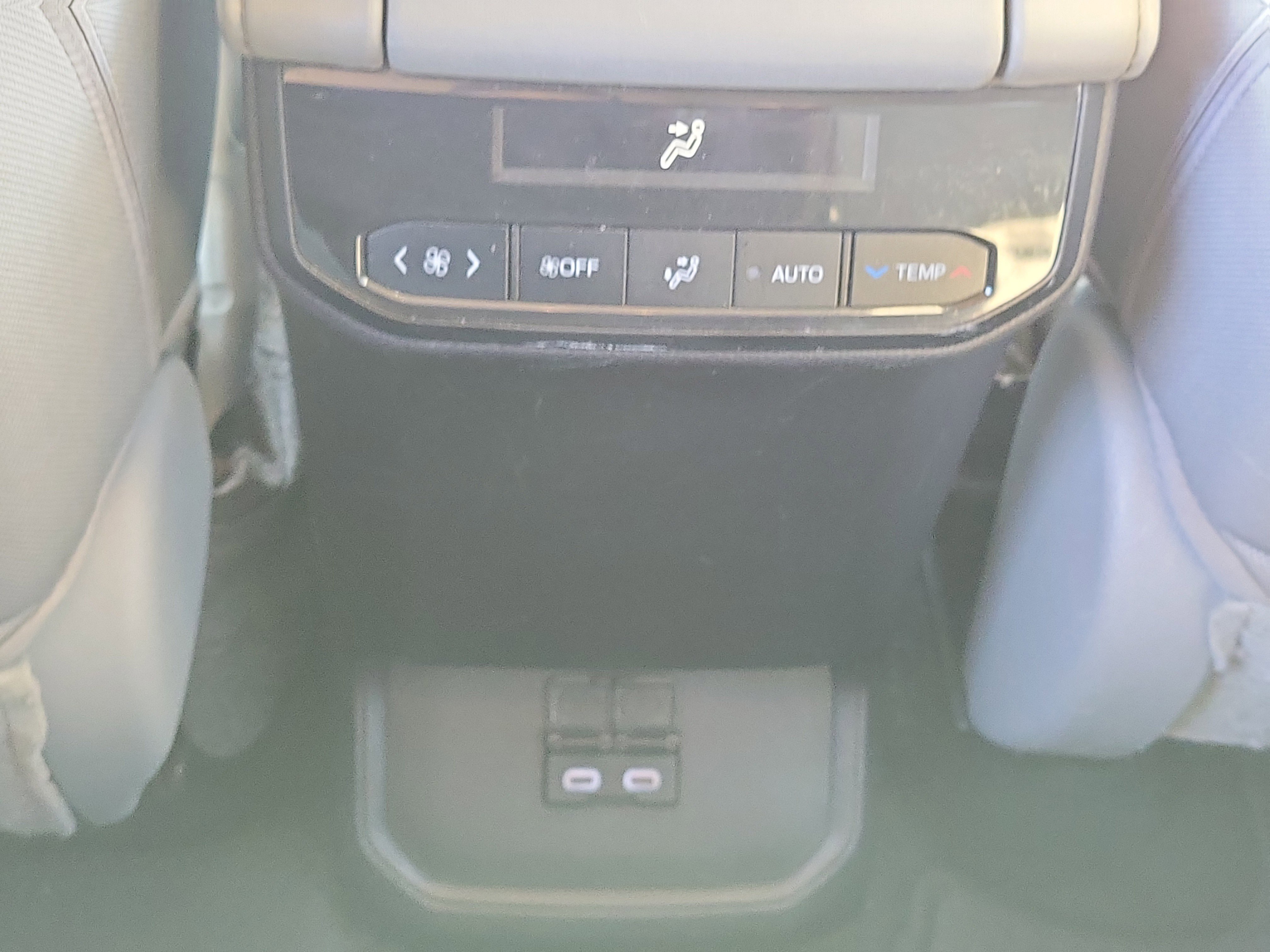 Used 2023 Toyota Highlander LE image 10