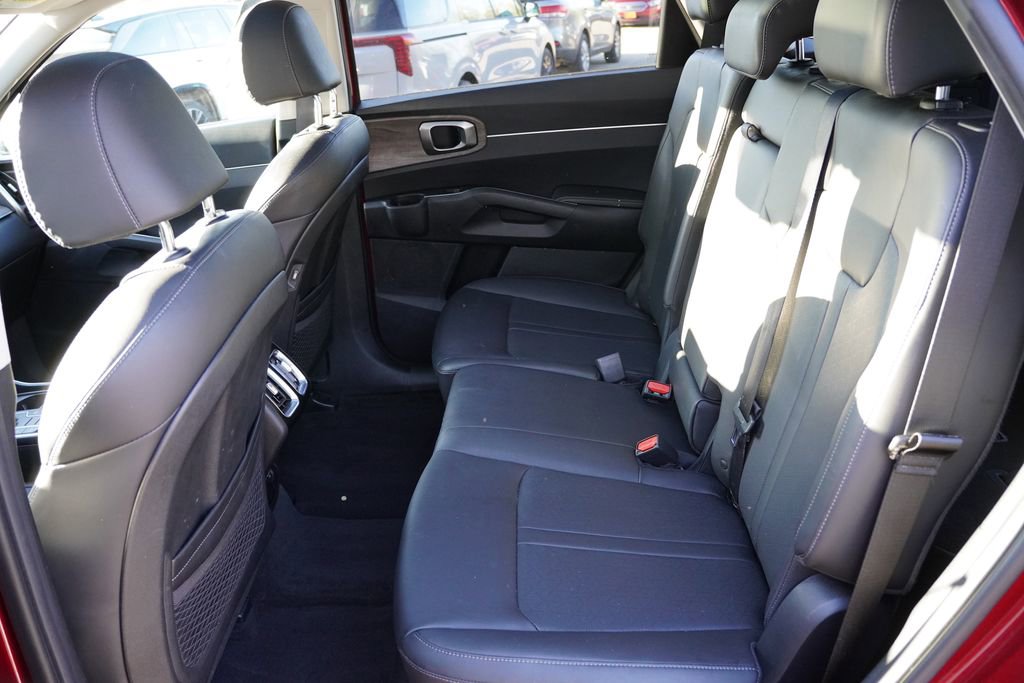 Certified 2023 Kia Sorento S w/ Panoramic Sunroof Package AWD/4WD image 17