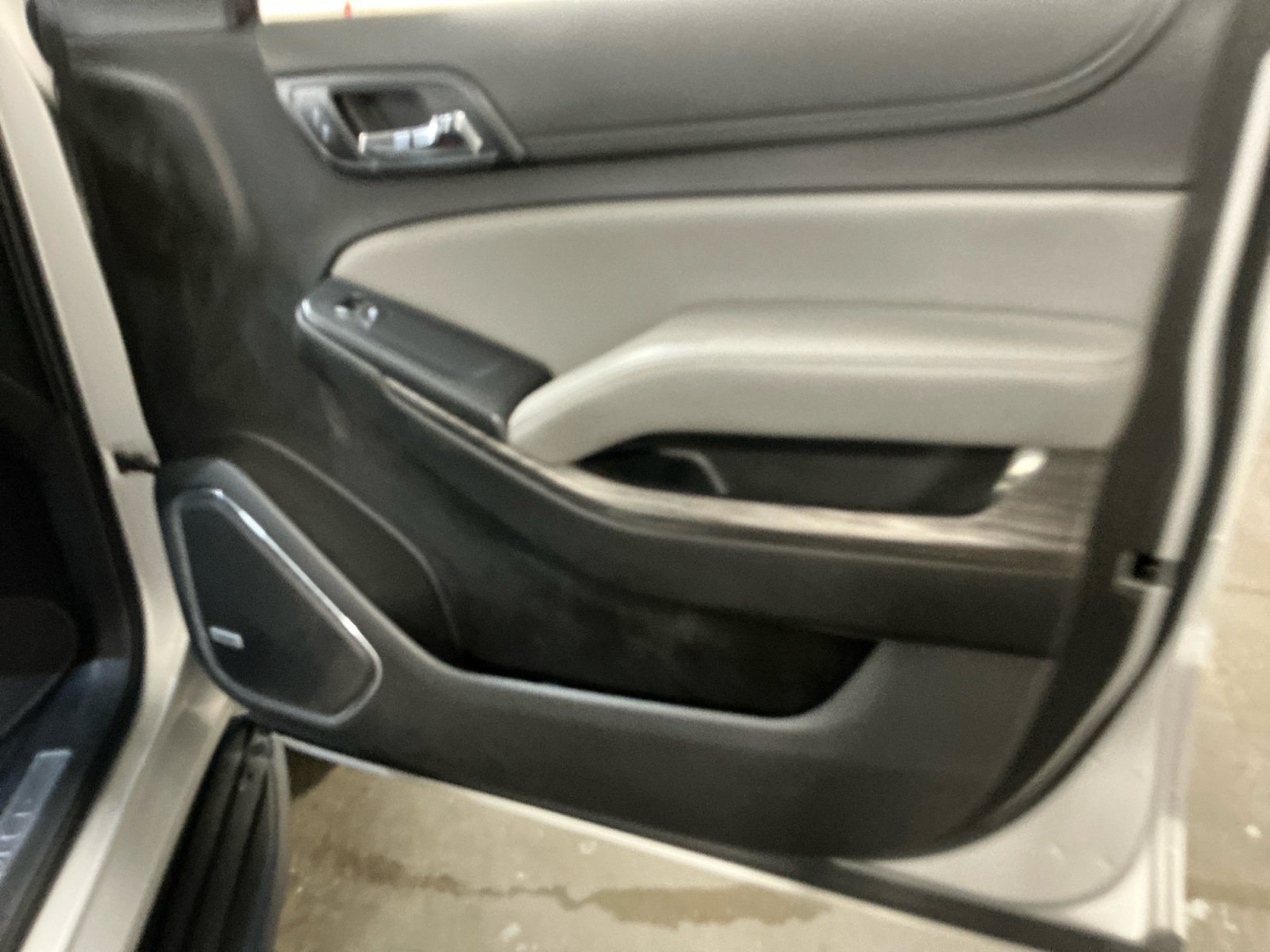 Used 2020 Chevrolet Suburban LT AWD/4WD image 16