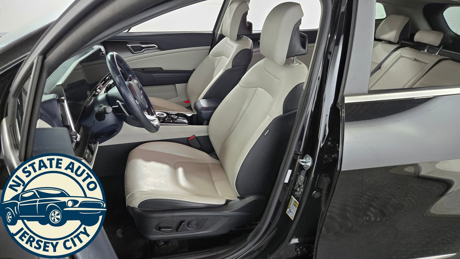 Used 2023 Kia Sportage EX image 24