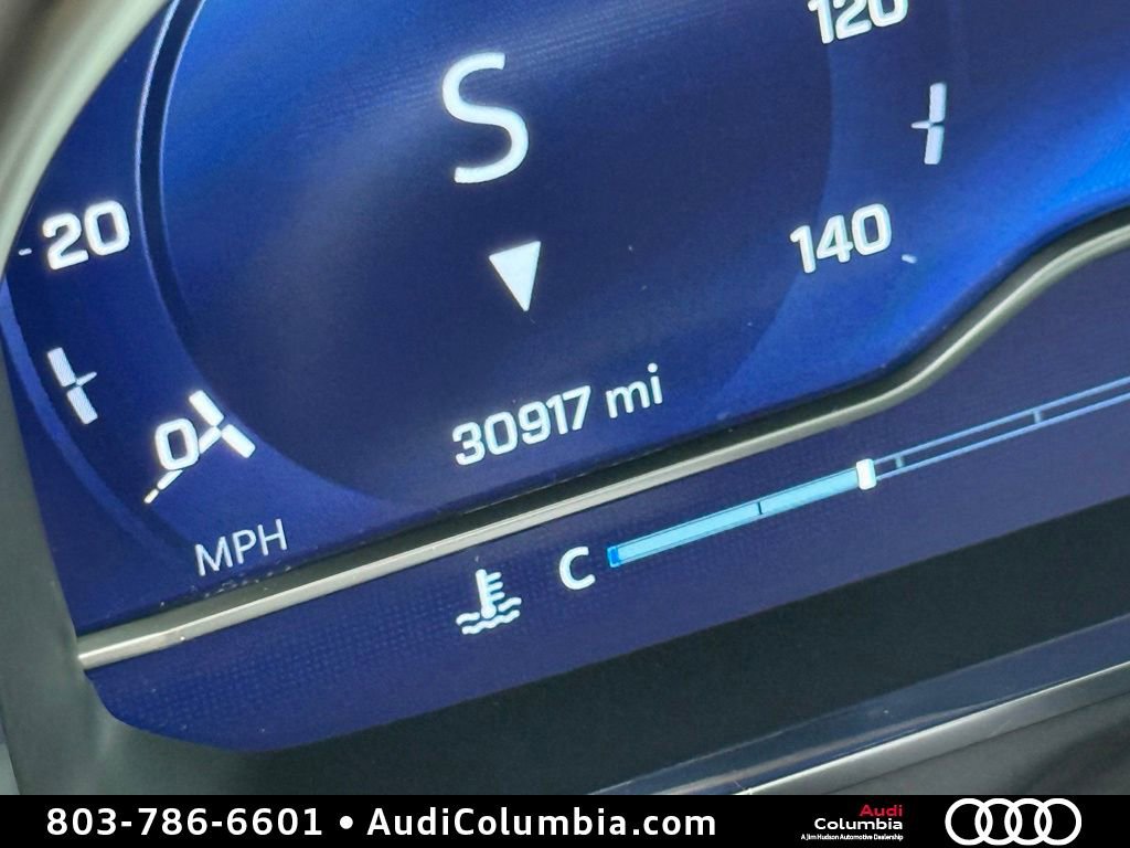 Used 2024 Chevrolet Suburban Premier w/ Premium Package AWD/4WD image 3