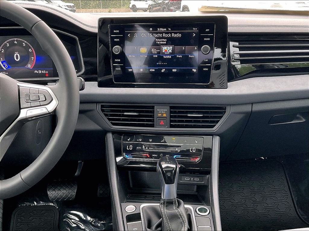 New 2026 Volkswagen Jetta SE FWD image 12