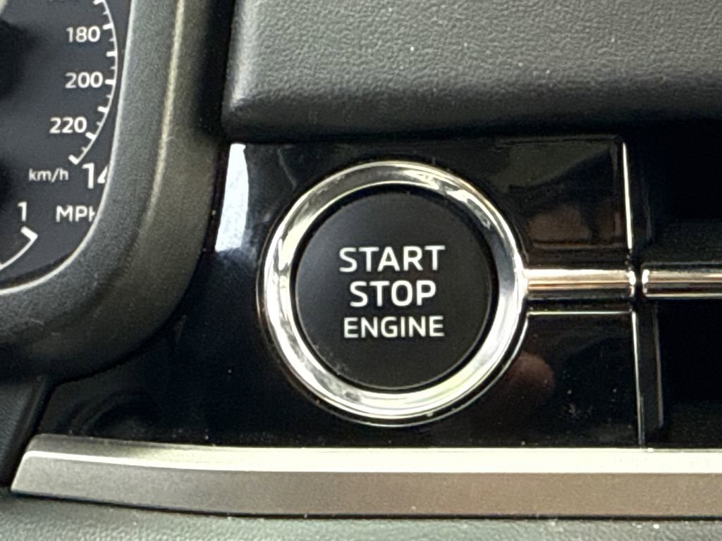 Used 2024 Mitsubishi Outlander SE FWD image 29