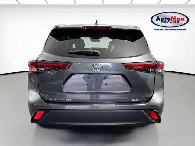 Used 2020 Toyota Highlander XLE AWD/4WD image 8
