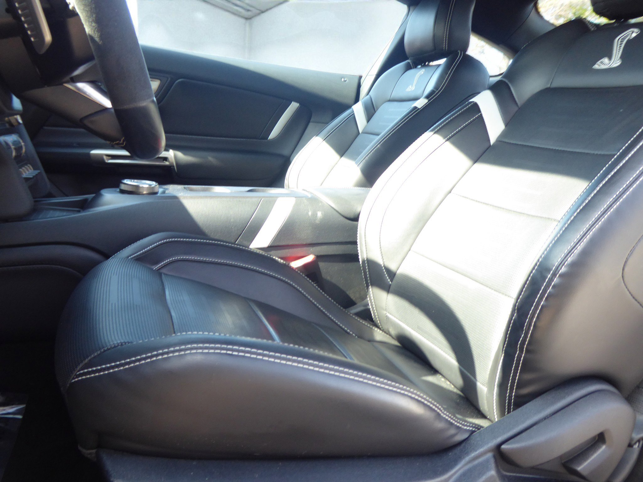 Used 2021 Ford Mustang Shelby GT500 w/ Technology Package RWD image 19
