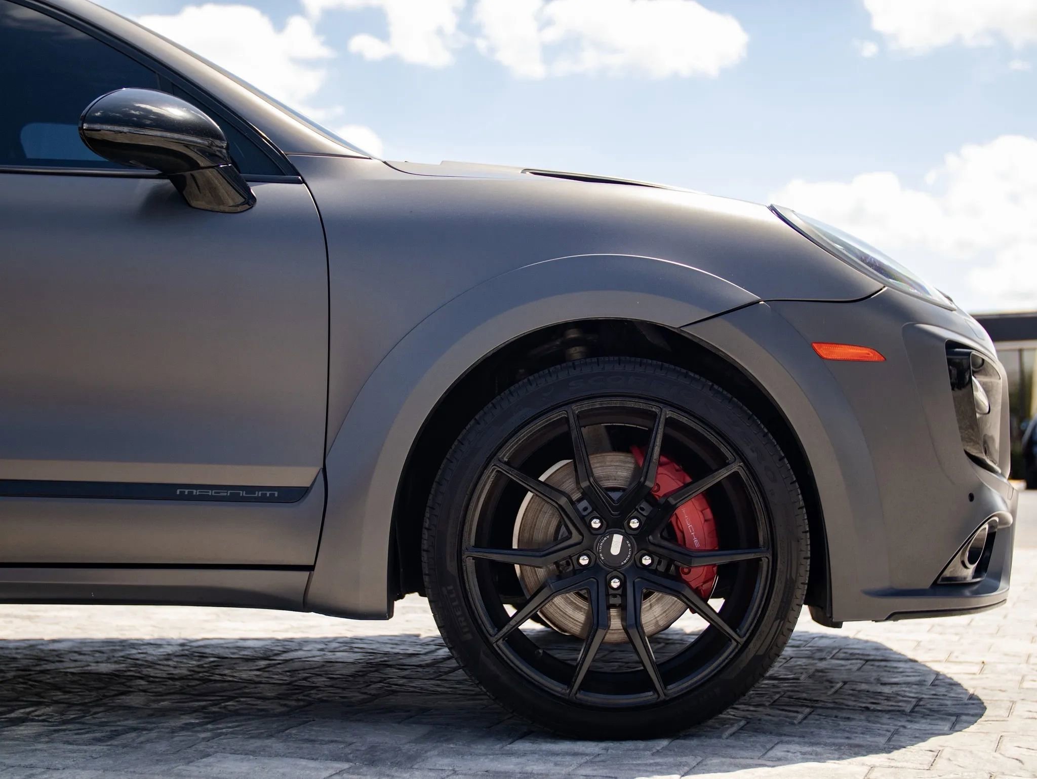 Used 2015 Porsche Cayenne Turbo AWD/4WD image 21