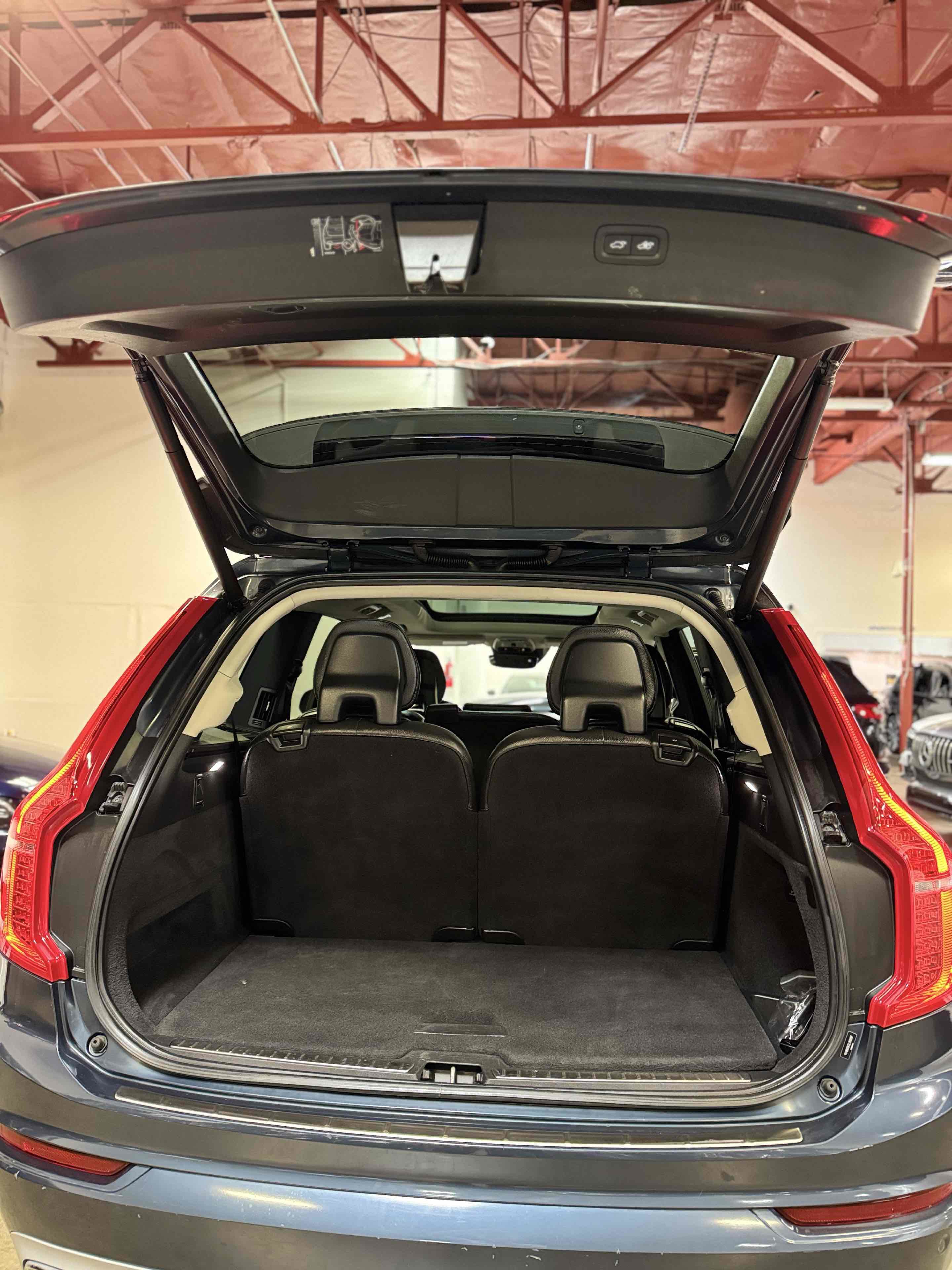 Used 2020 Volvo XC90 T8 Momentum w/ Protection Package Premier AWD/4WD image 28