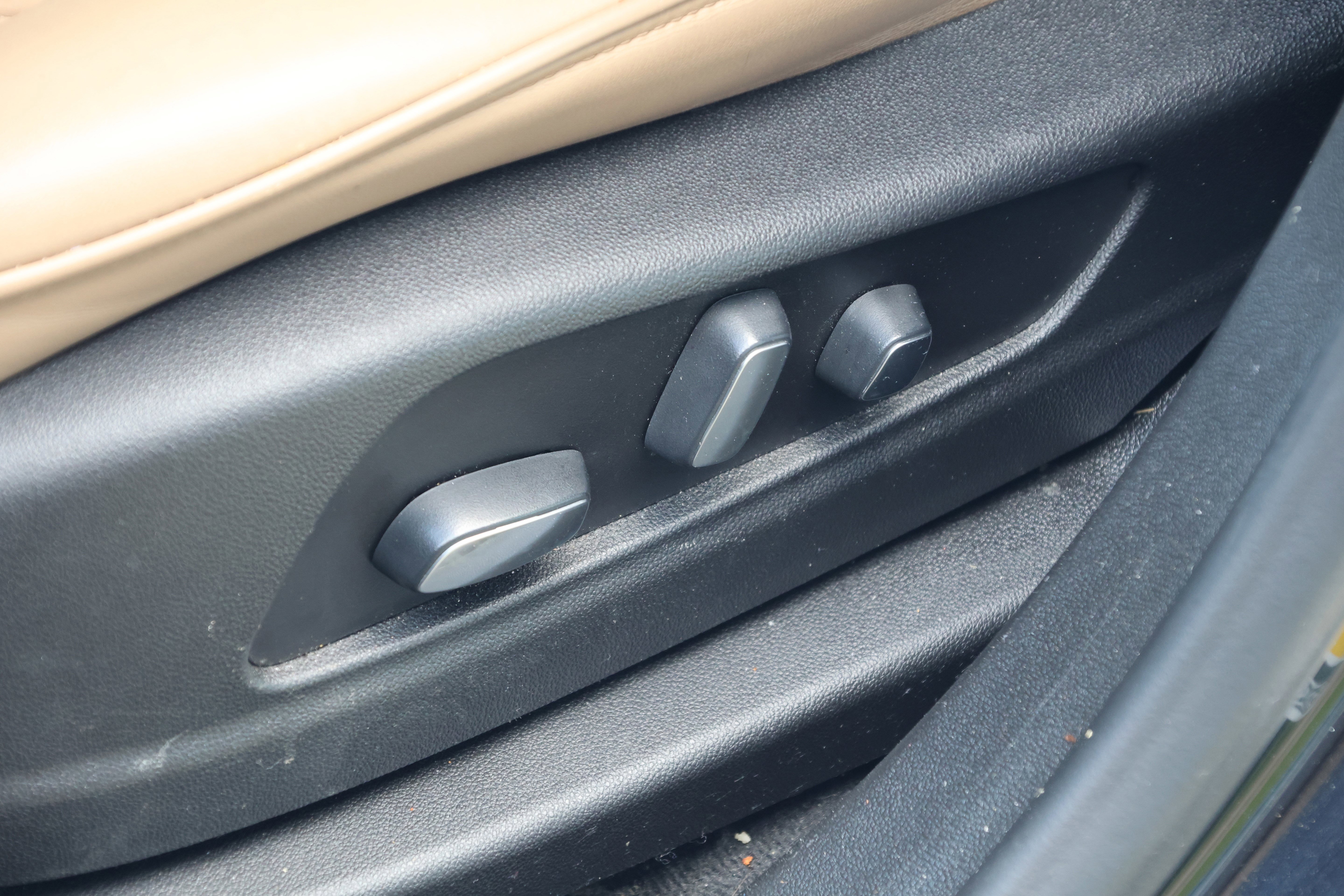 Used 2019 Cadillac XT5 Platinum AWD/4WD image 34