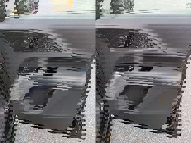 New 2026 Cadillac Lyriq V image 34