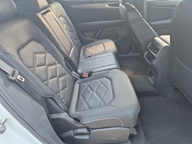 Used 2025 Volkswagen Atlas Cross Sport SE FWD image 29