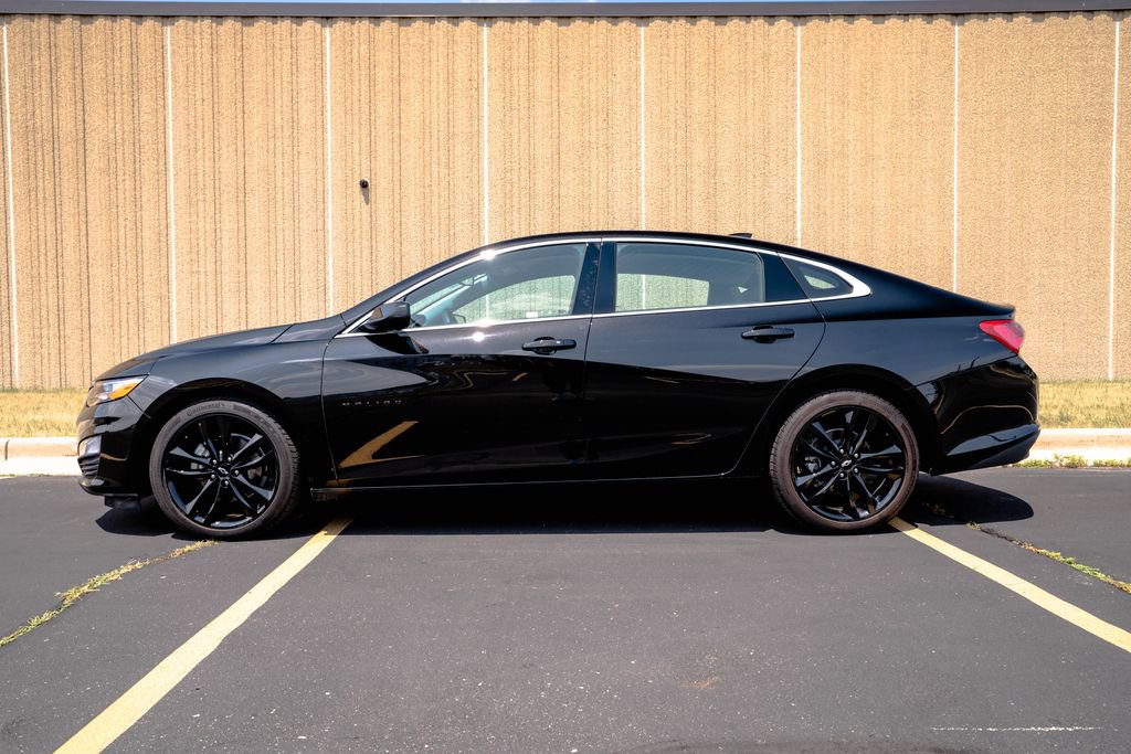Used 2023 Chevrolet Malibu LT w/ Midnight Edition FWD image 7