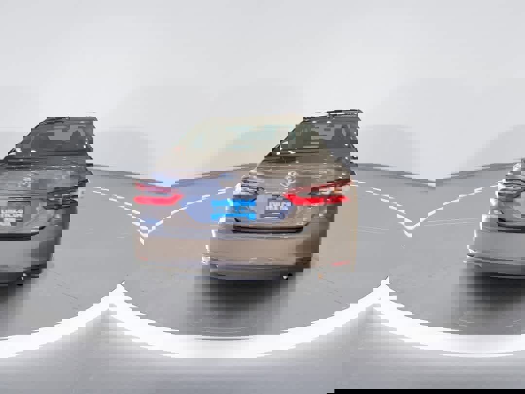 Used 2023 Toyota Camry LE image 7