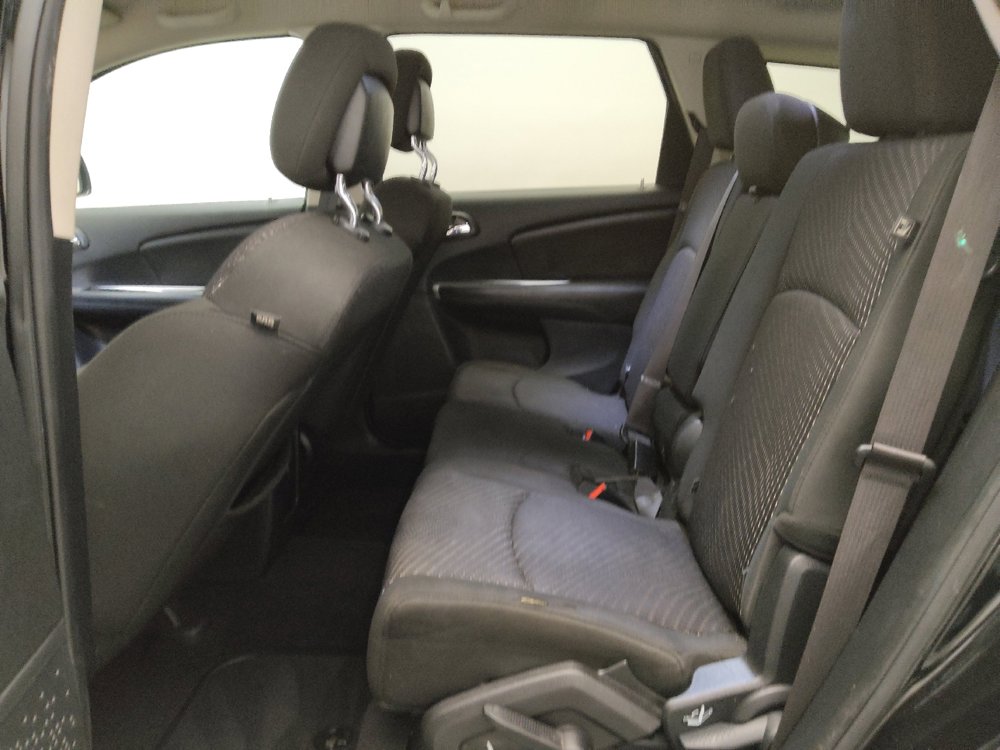 Used 2019 Dodge Journey SE image 18
