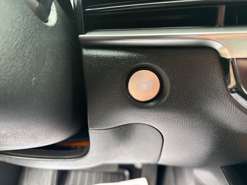 Used 2025 Kia Sorento S image 32