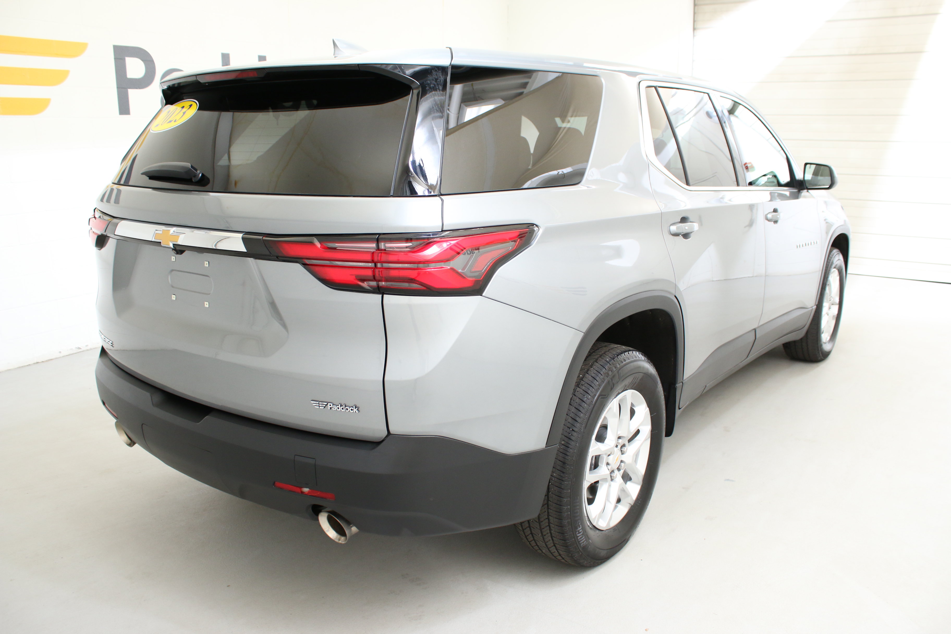 Used 2023 Chevrolet Traverse LS FWD image 10