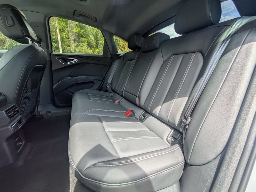 Used 2025 Audi Q4 e-tron Premium AWD/4WD image 23
