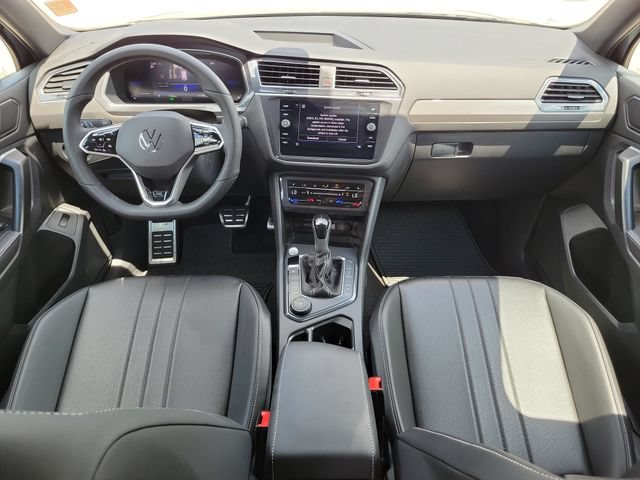 Used 2024 Volkswagen Tiguan SE R-Line AWD/4WD image 17