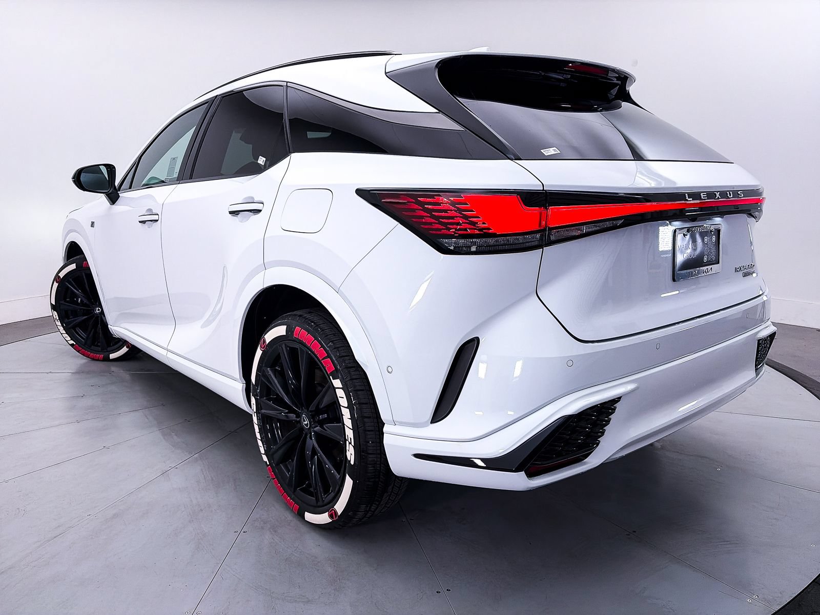 Used 2024 Lexus RX 500h F Sport w/ Convenience Package AWD/4WD image 2