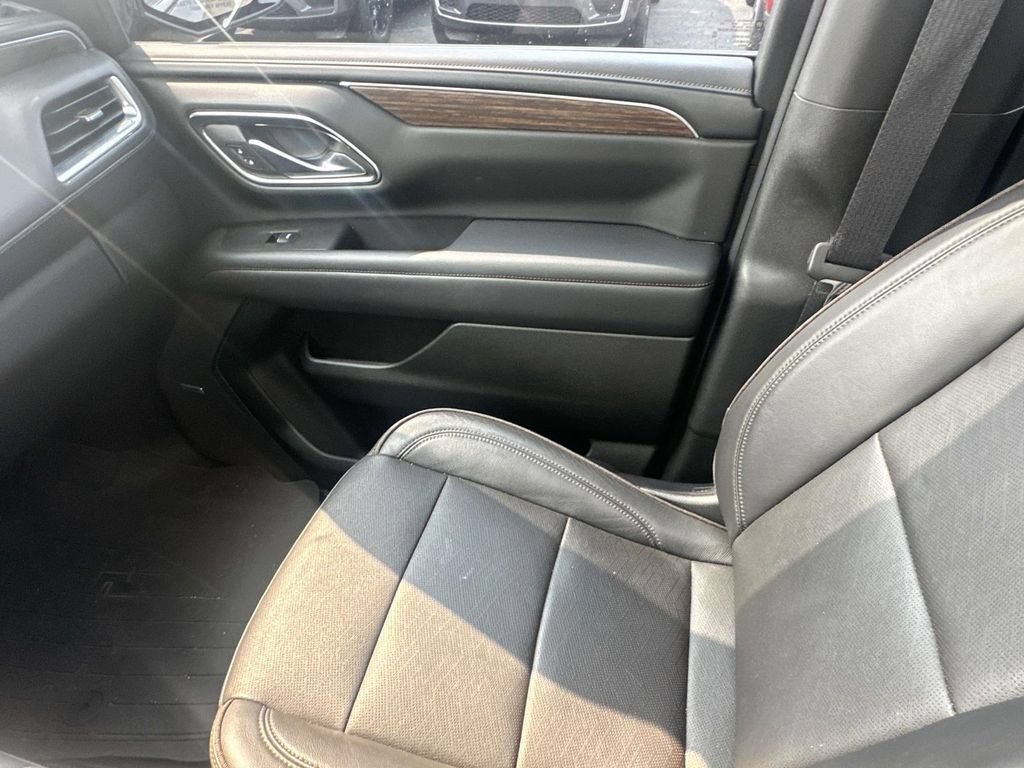 Used 2023 Chevrolet Suburban High Country w/ Premium Package 2 AWD/4WD image 33