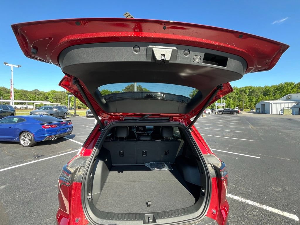 New 2026 Chevrolet Equinox LT w/ Convenience Package II FWD image 11