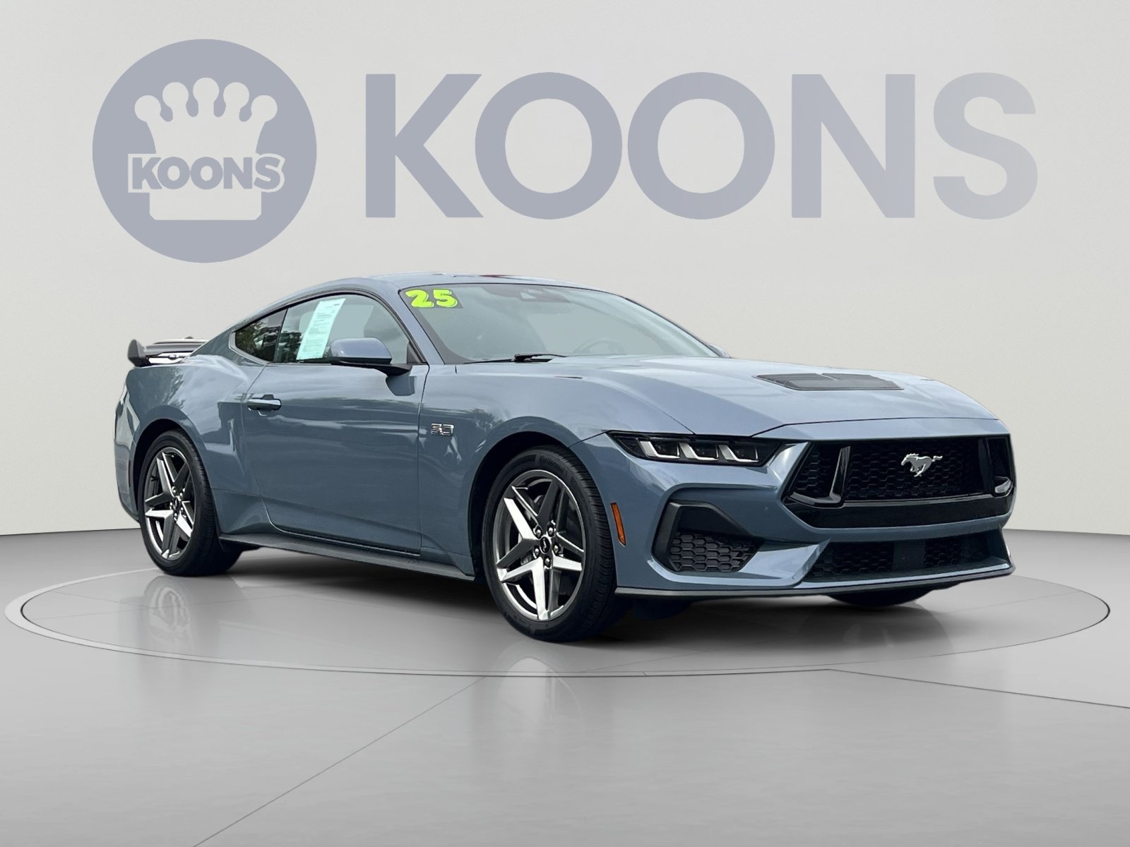 Used 2025 Ford Mustang GT Premium RWD image 2