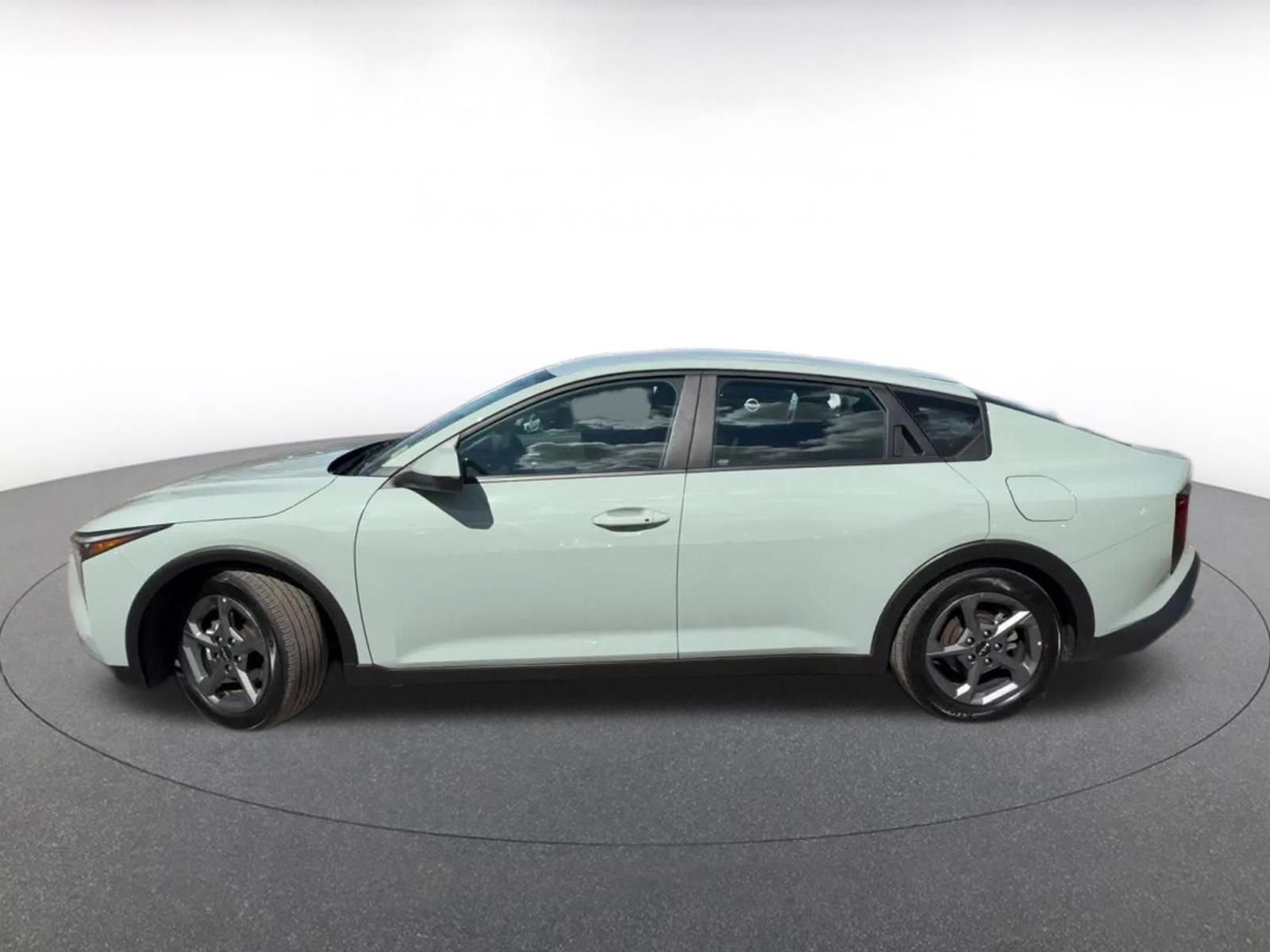 Used 2025 Kia K4 FWD image 9