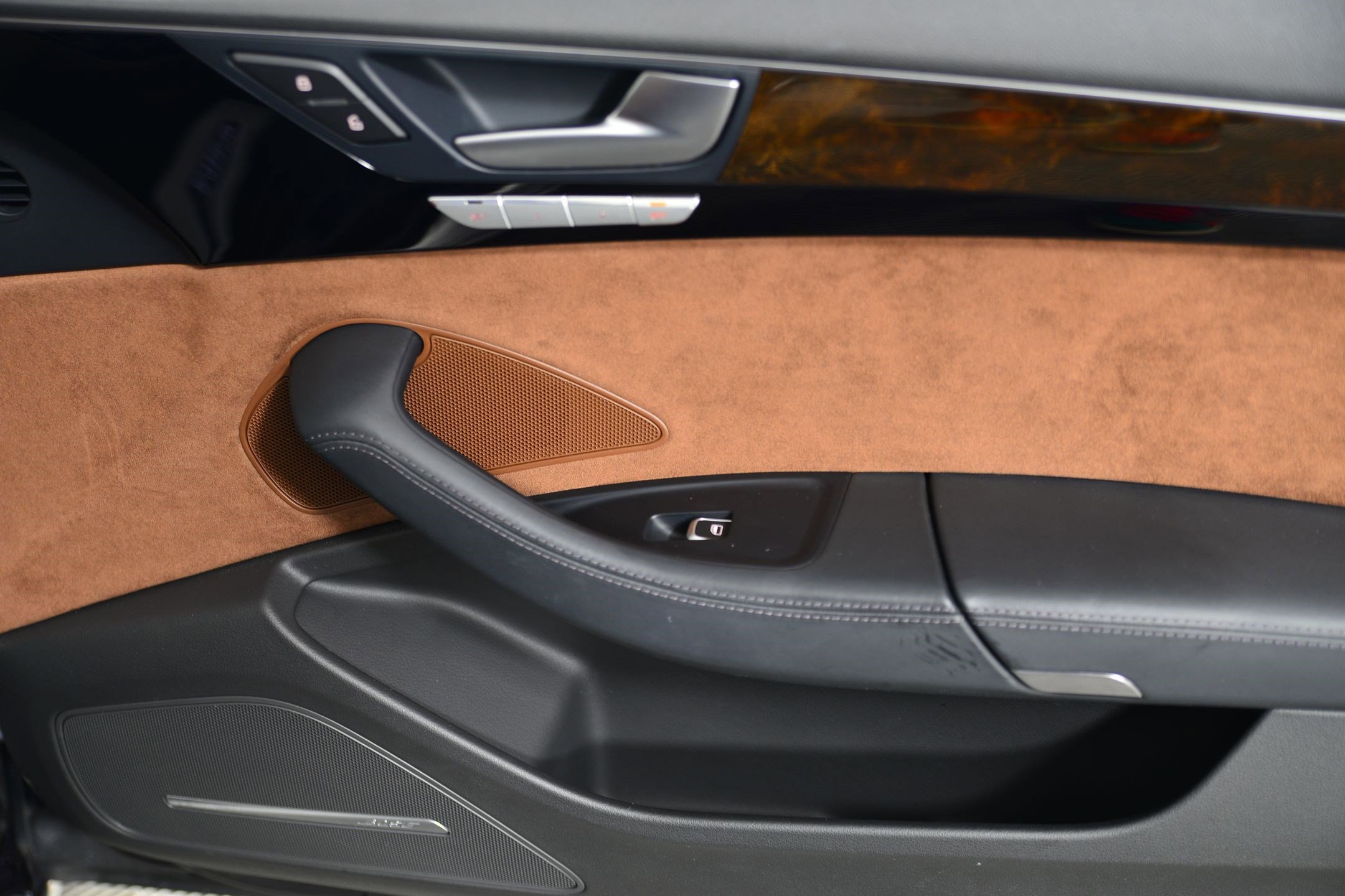 Used 2016 Audi A8 L 3.0T w/ Executive Package image 9