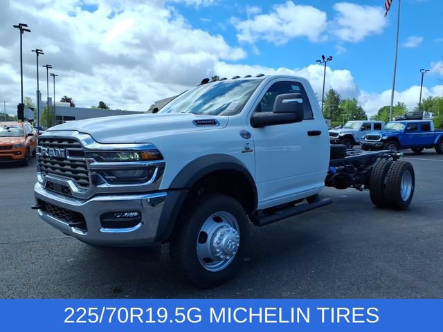 New 2026 RAM 5500 4x4 Regular Cab image 3