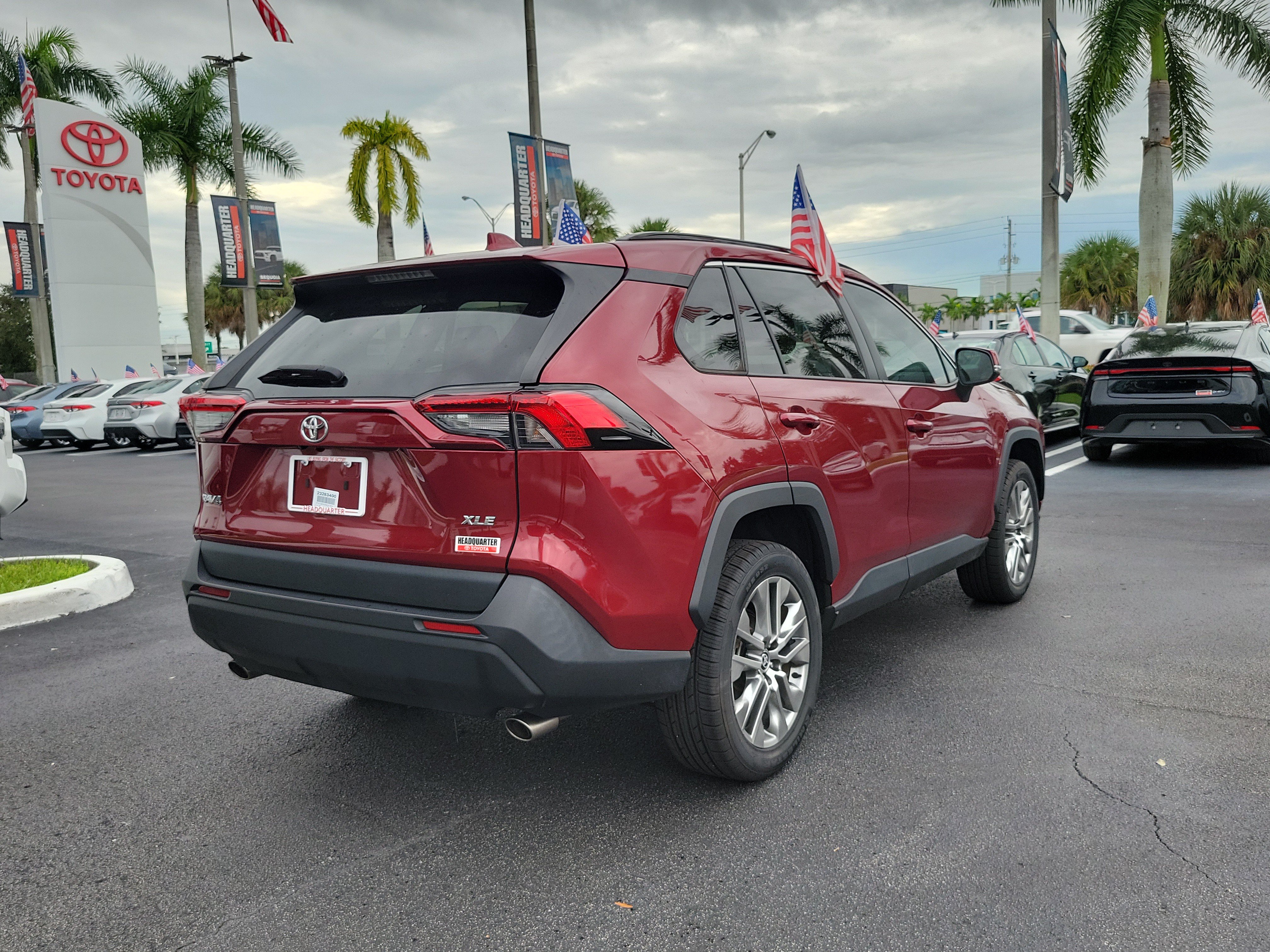 Used 2023 Toyota RAV4 XLE Premium FWD image 11