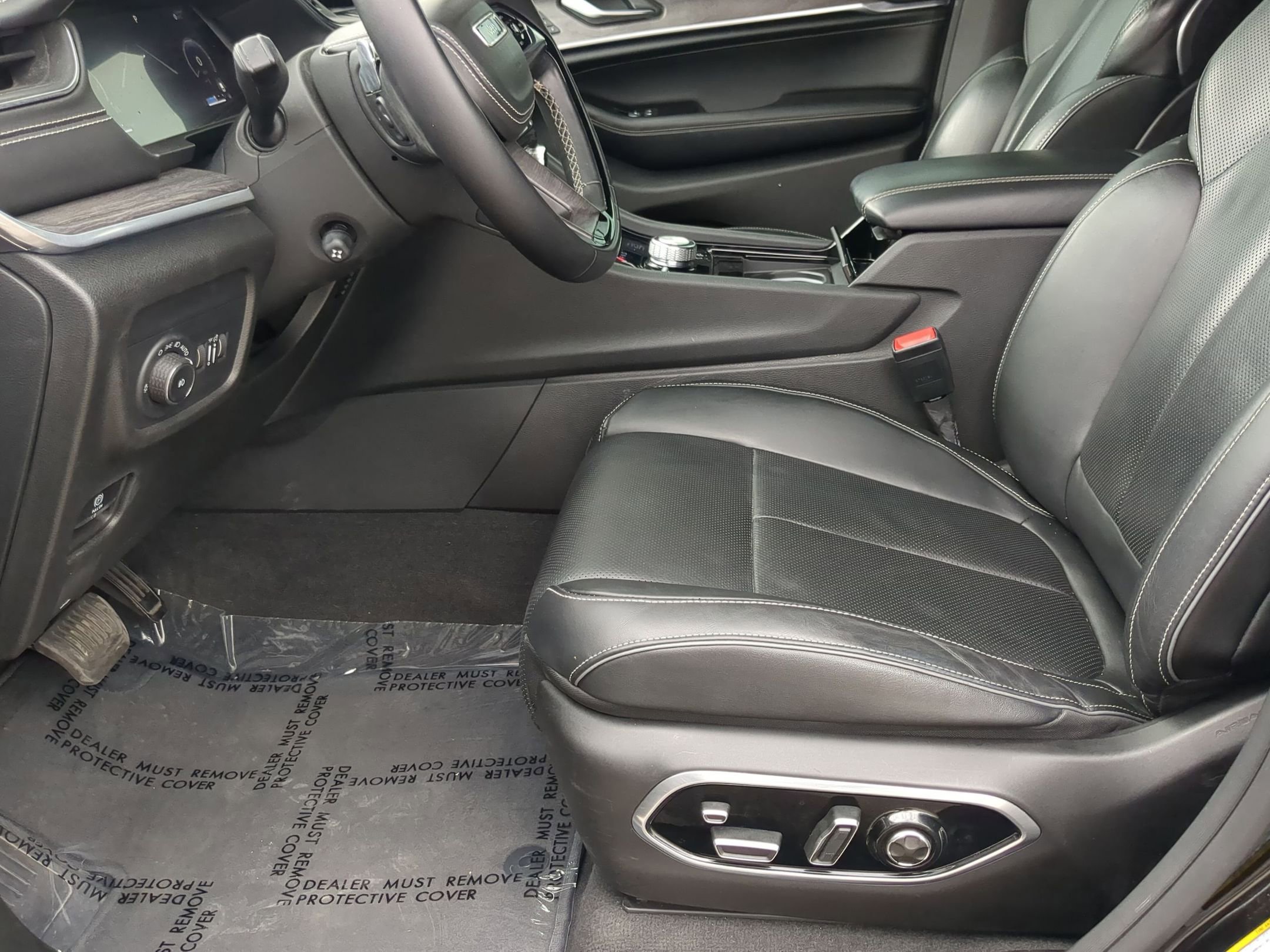 Used 2022 Jeep Grand Cherokee L Overland w/ Advanced Protech Group III image 11