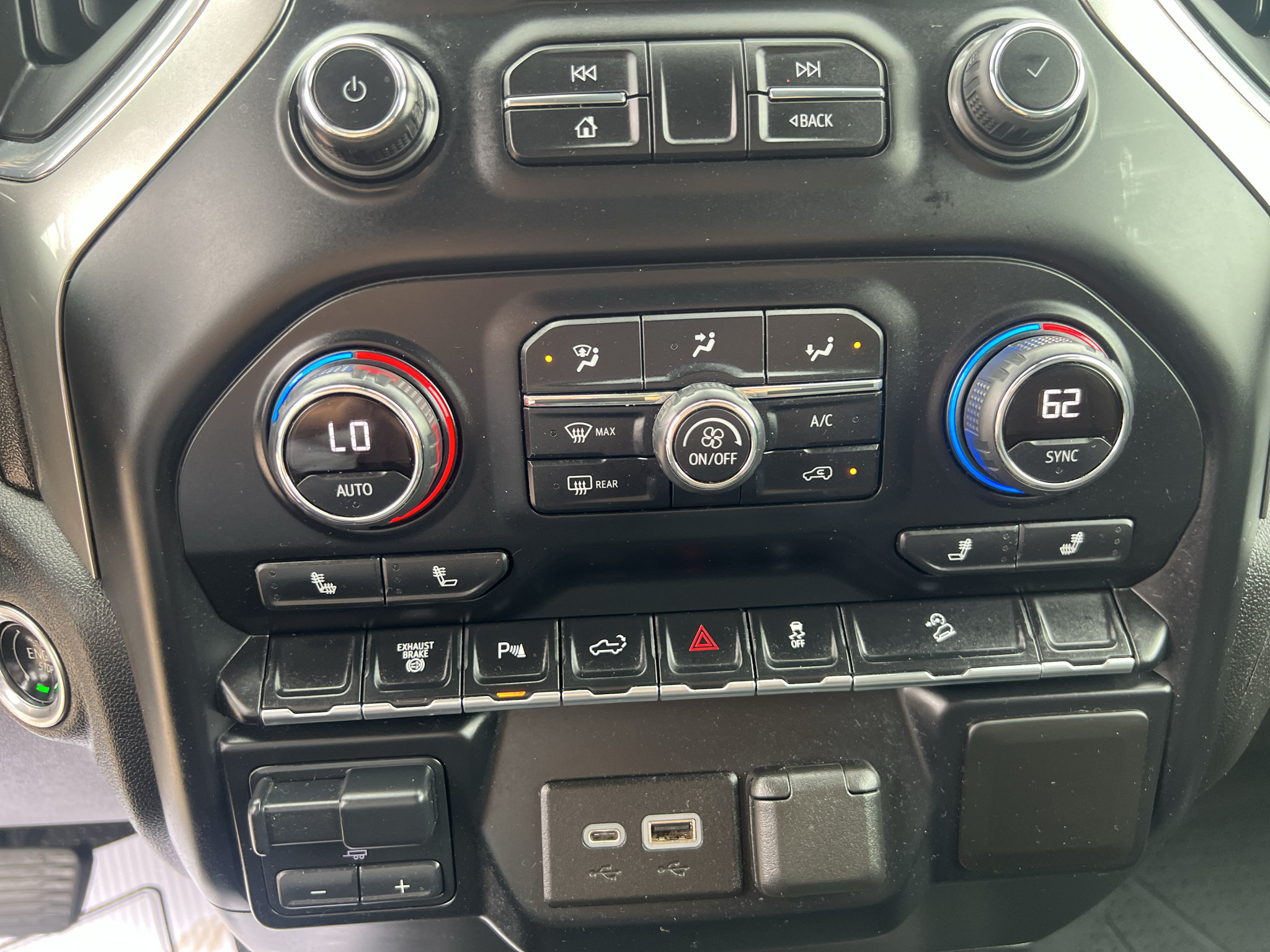 Used 2021 Chevrolet Silverado 2500 LT AWD/4WD image 17