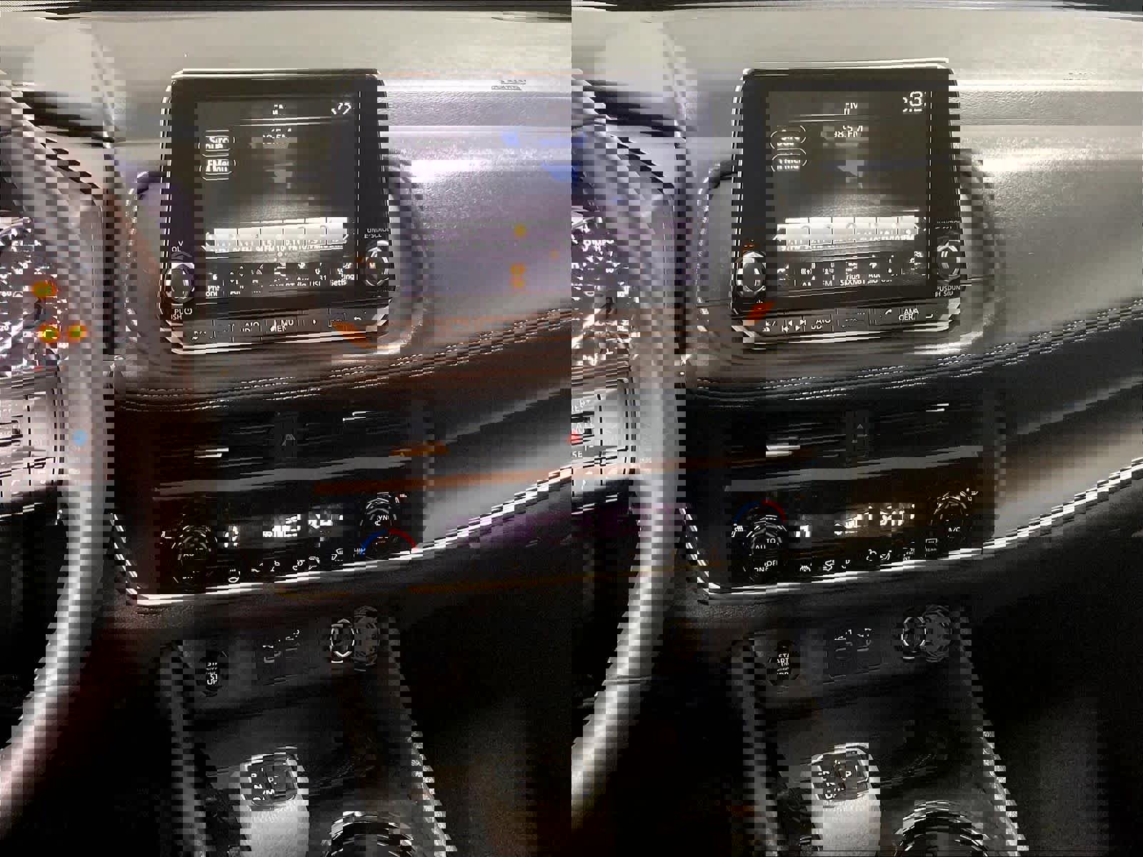 Certified 2024 Nissan Rogue SV w/ SV Premium Package FWD image 18