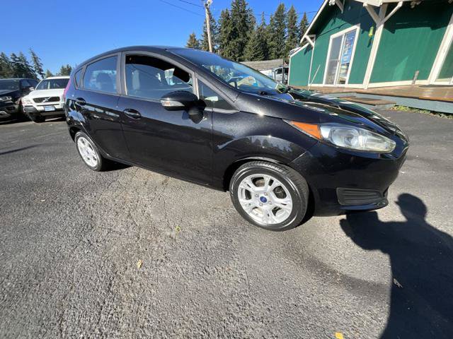 Used 2015 Ford Fiesta SE w/ Comfort Package FWD image 3