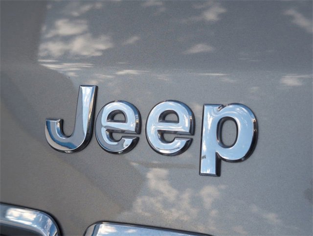 Used 2019 Jeep Cherokee Latitude w/ Popular Appearance Group image 28