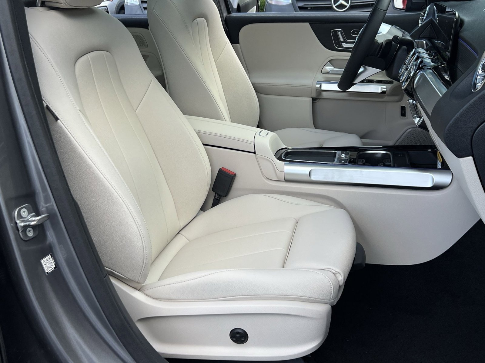 New 2026 Mercedes-Benz GLB 250 4MATIC image 33