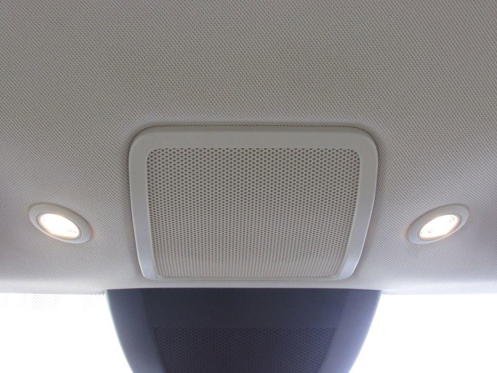 Used 2015 Tesla Model S 85D image 27