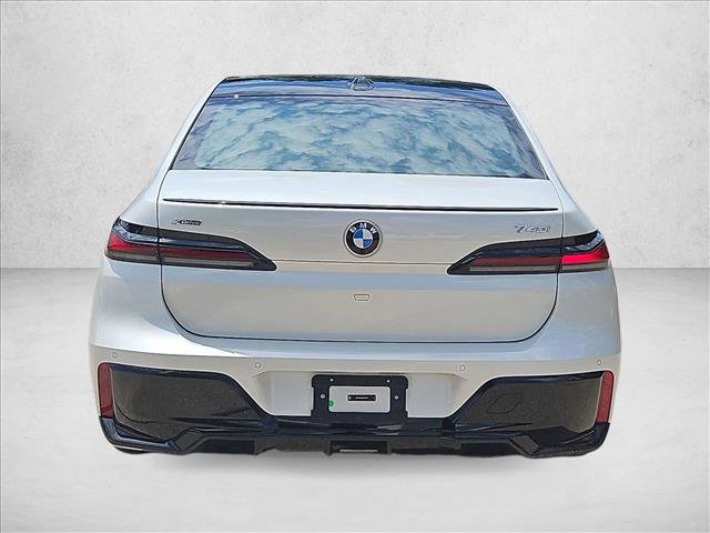 Used 2025 BMW 740i xDrive AWD/4WD image 7