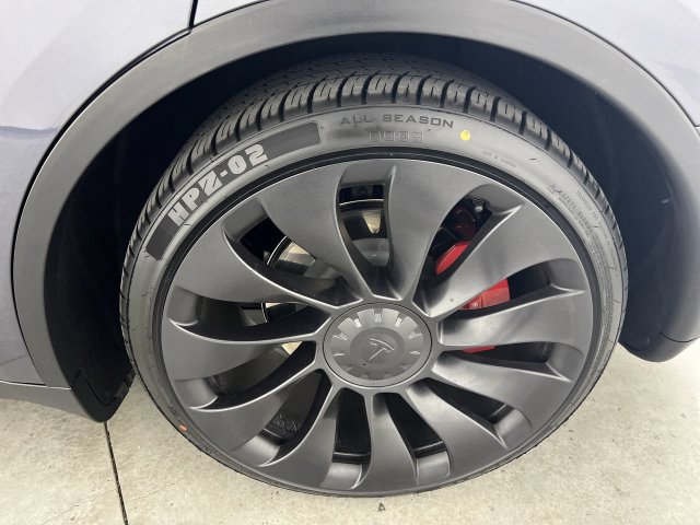 Used 2023 Tesla Model Y Performance AWD/4WD image 31