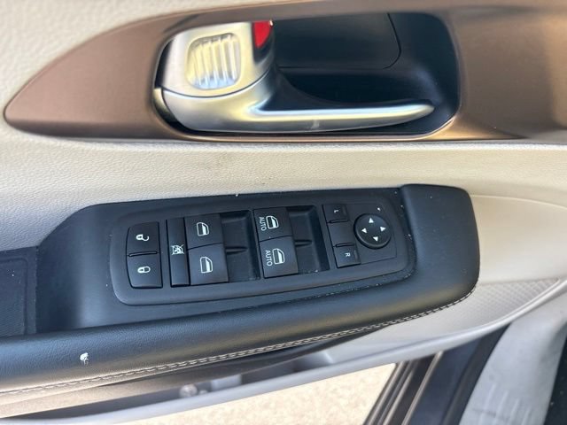 Used 2023 Chrysler Voyager LX FWD image 14