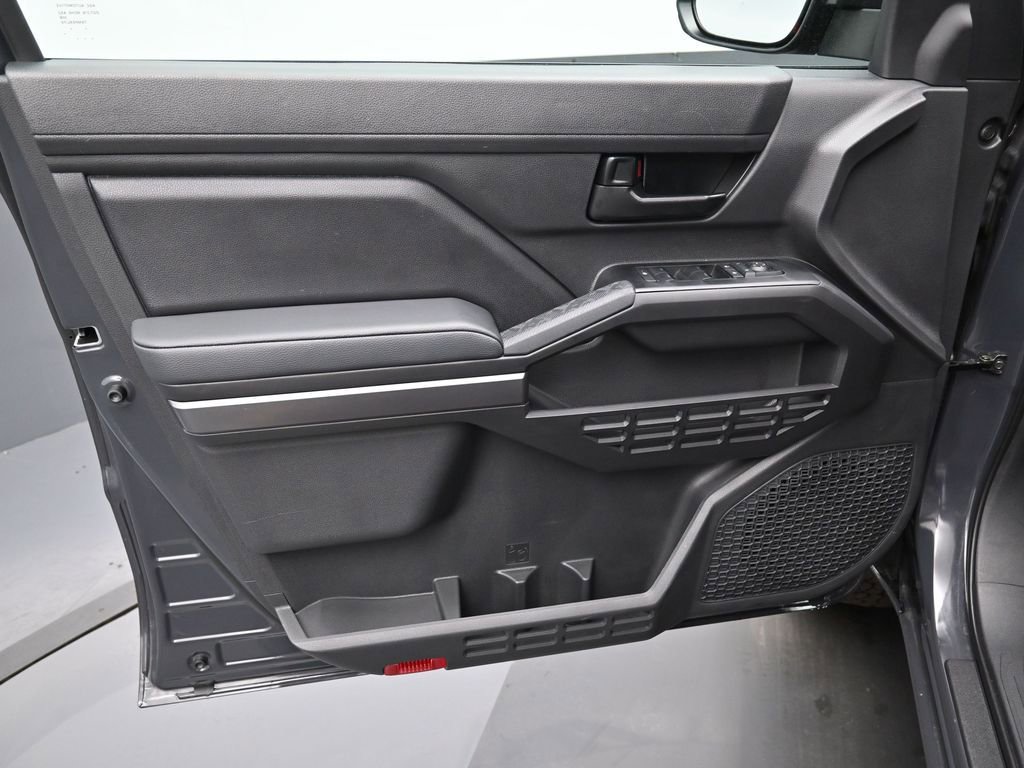 Certified 2025 Toyota Tacoma SR5 AWD/4WD image 13