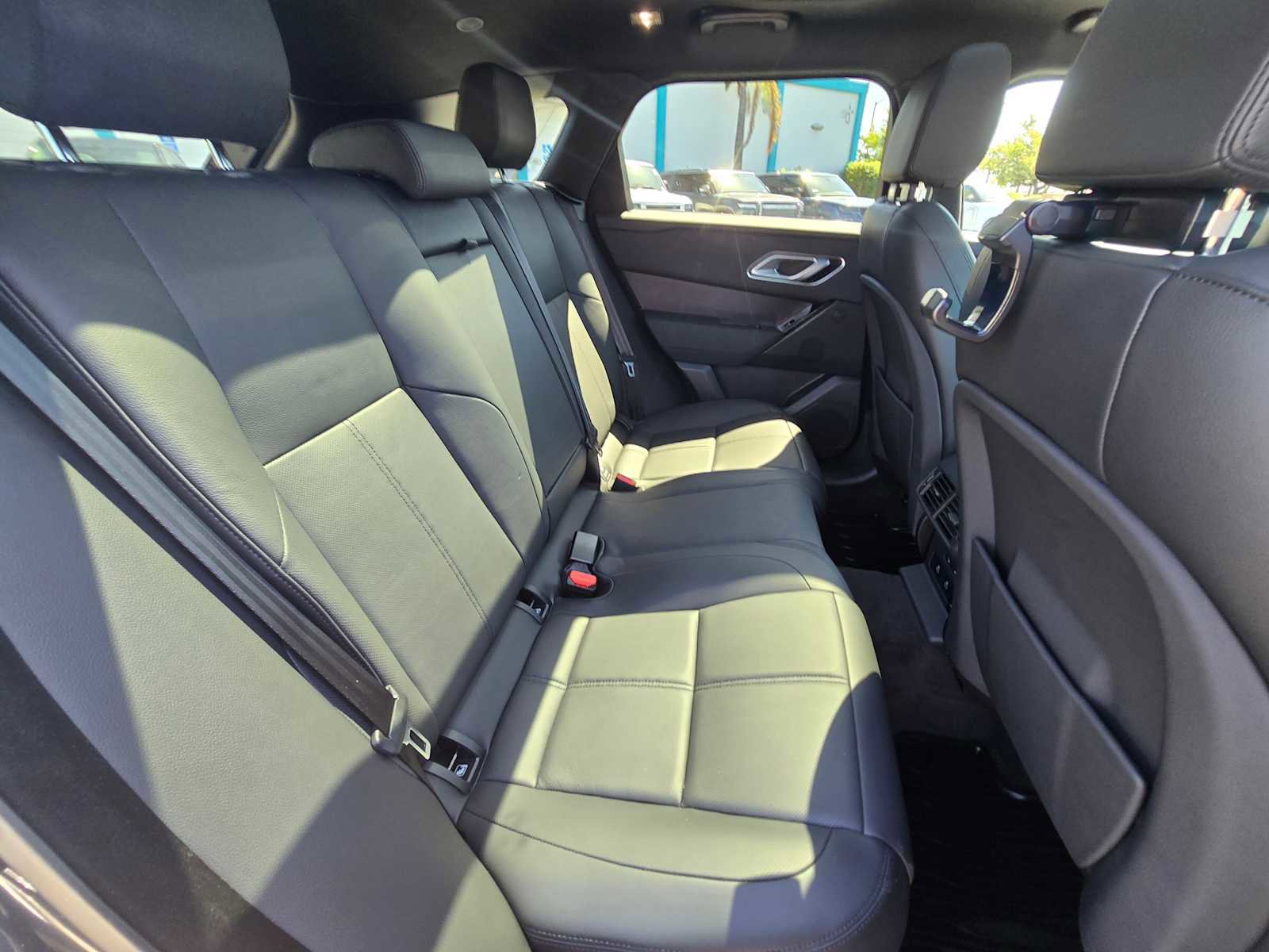 Used 2026 Land Rover Range Rover Velar Dynamic SE image 14