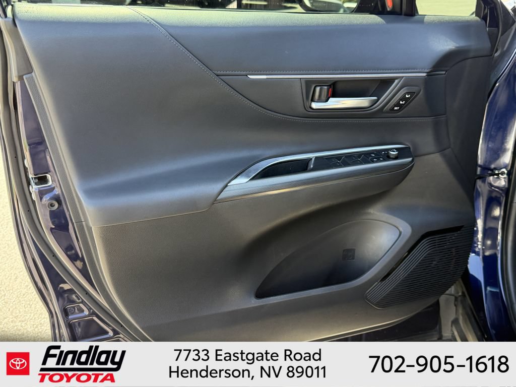 Certified 2021 Toyota Venza XLE w/ Softex Package AWD/4WD image 20